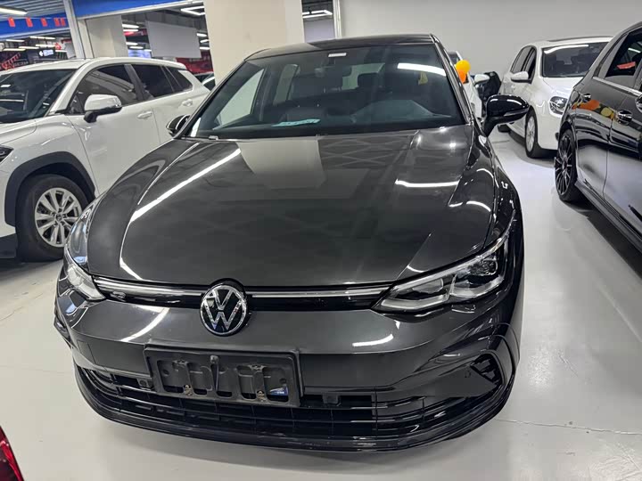 Фото 2 - Volkswagen Golf