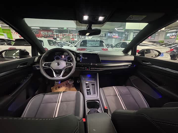 Фото 4 - Volkswagen Golf