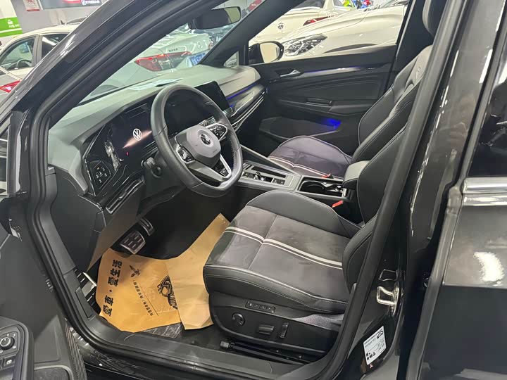 Фото 5 - Volkswagen Golf