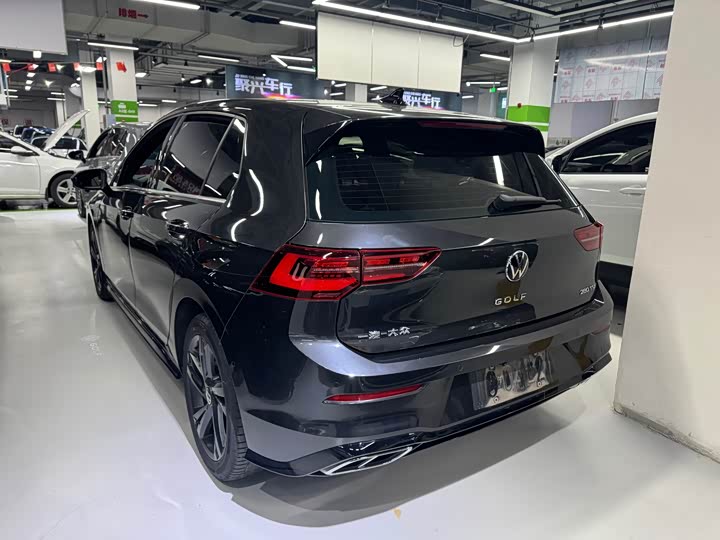 Фото 7 - Volkswagen Golf