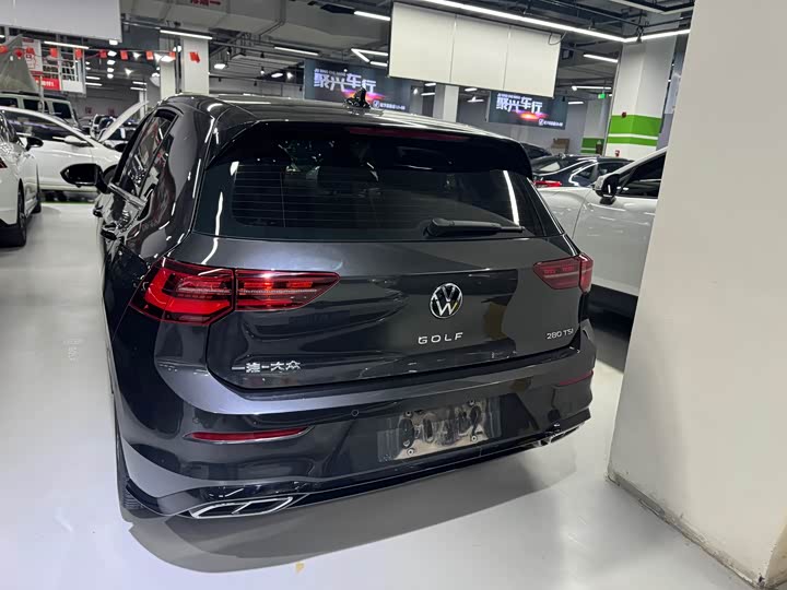 Фото 8 - Volkswagen Golf