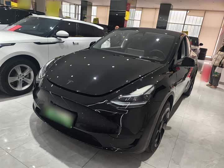 Фото 1 - Tesla Model Y