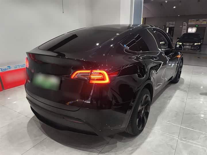 Фото 7 - Tesla Model Y