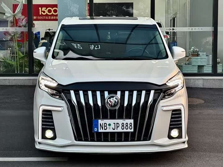 Фото 2 - Buick GL8 ES