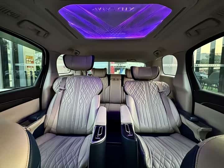 Фото 6 - Buick GL8 ES