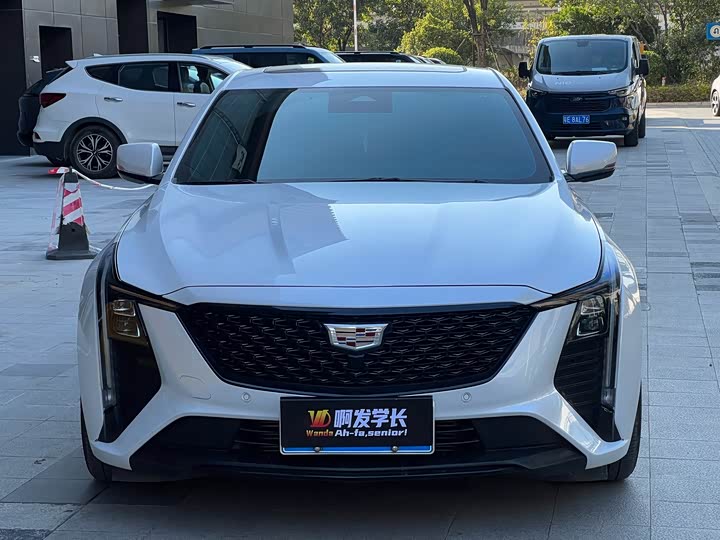 Фото 1 - Cadillac CT5