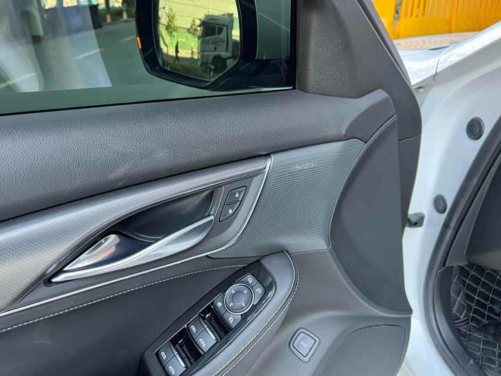 Фото 7 - Cadillac CT5