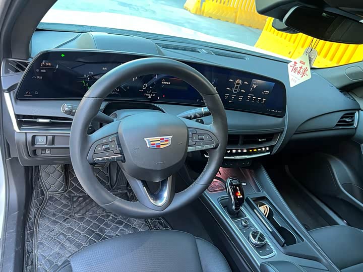 Фото 8 - Cadillac CT5