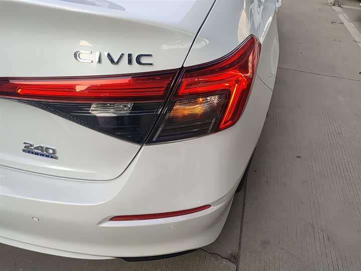 Фото 8 - Honda Civic