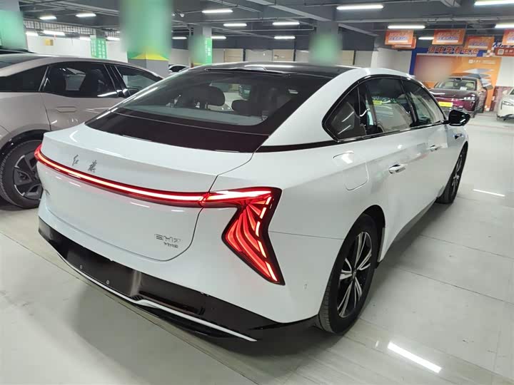 Фото 7 - Hongqi EH7