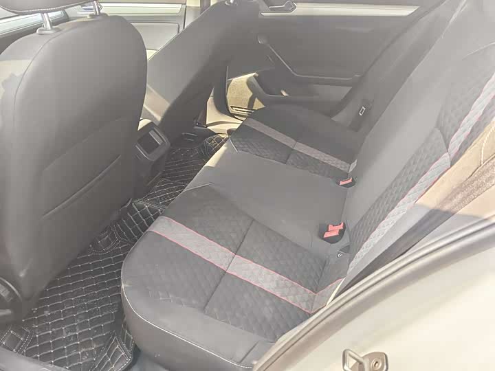 Фото 9 - Volkswagen Lamando L