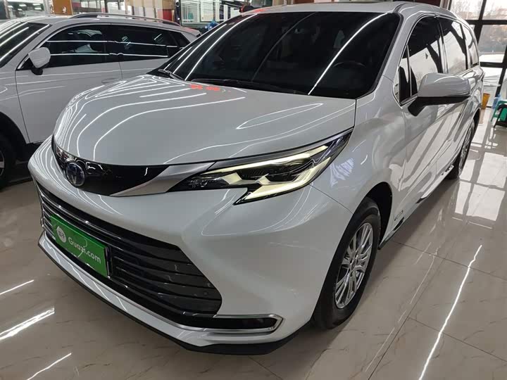 Фото 2 - Toyota Sienna