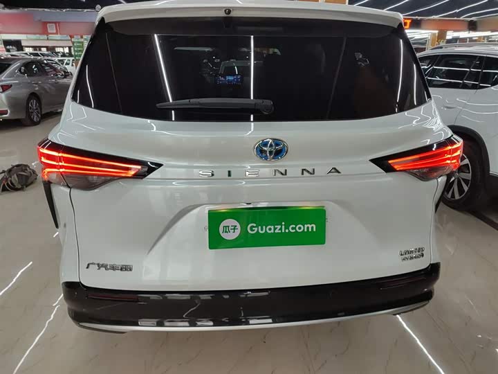 Фото 6 - Toyota Sienna