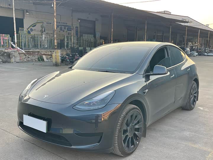 Фото 1 - Tesla Model Y