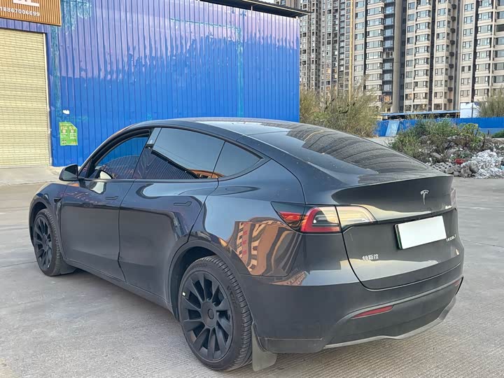 Фото 6 - Tesla Model Y
