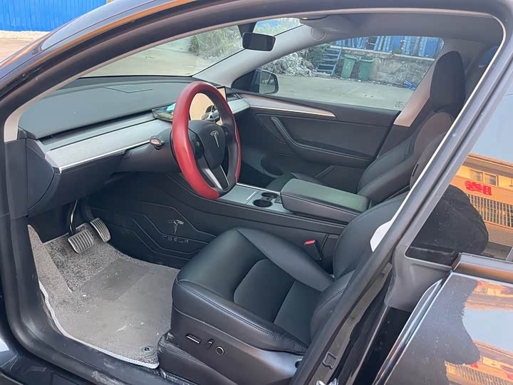 Фото 9 - Tesla Model Y