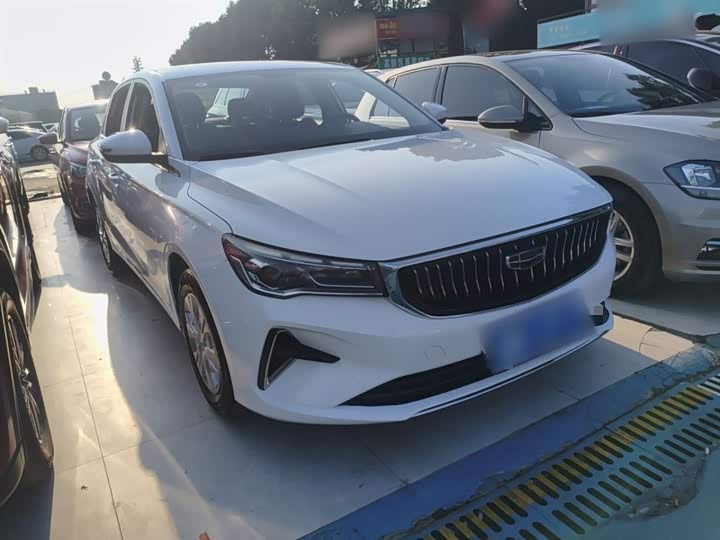 Фото 4 - Geely Emgrand