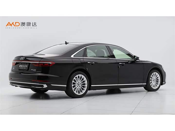 Фото 3 - Audi A8