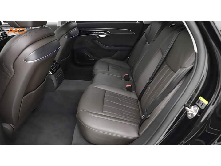 Фото 7 - Audi A8