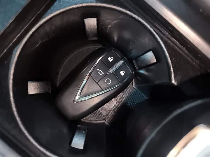 Фото 9 - Changan CS75 Plus