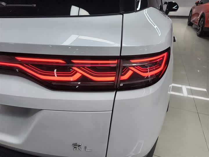 Фото 8 - BYD Song L DM-i Hybrid