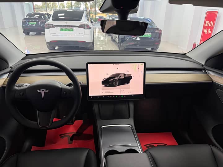 Фото 6 - Tesla Model Y
