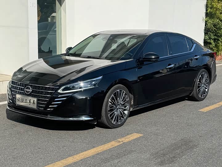 Фото 1 - Nissan Teana