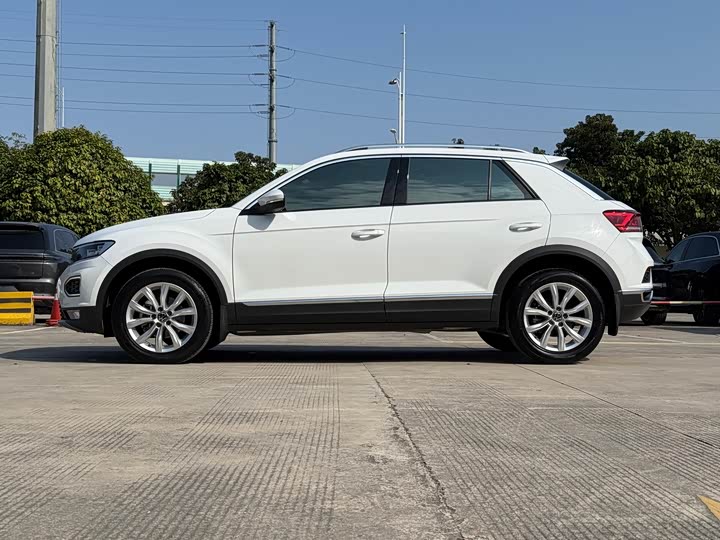 Фото 2 - Volkswagen T-Roc