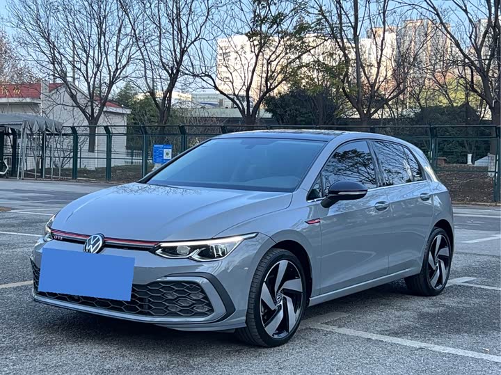 Фото 1 - Volkswagen Golf