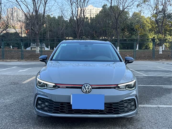 Фото 2 - Volkswagen Golf