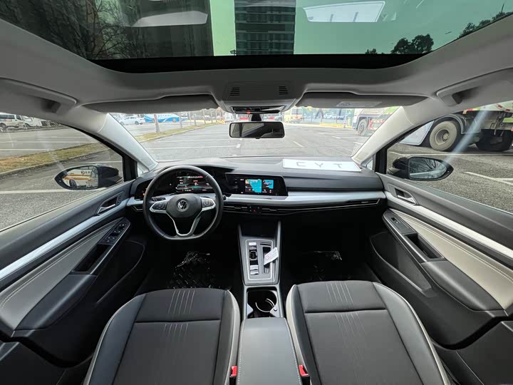 Фото 3 - Volkswagen Golf