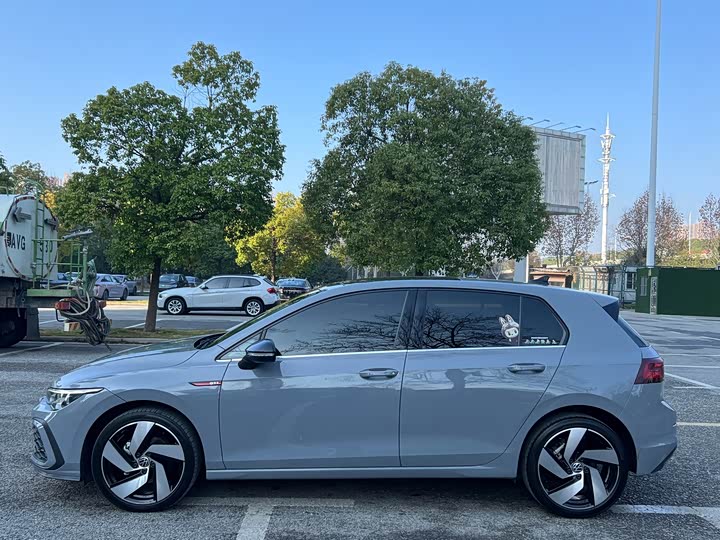 Фото 7 - Volkswagen Golf