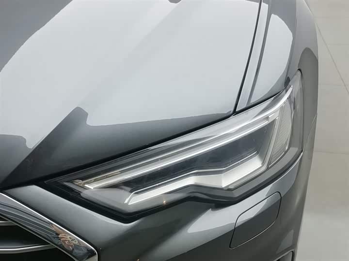 Фото 7 - Audi A6L