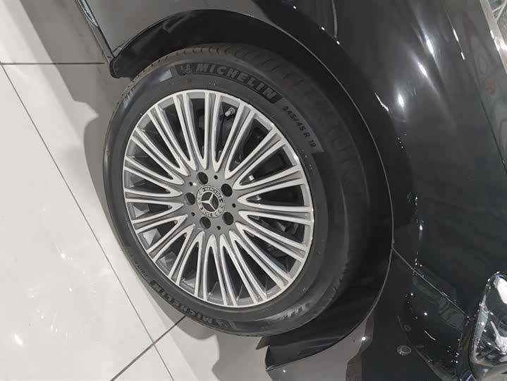 Фото 6 - Mercedes-Benz E-Class