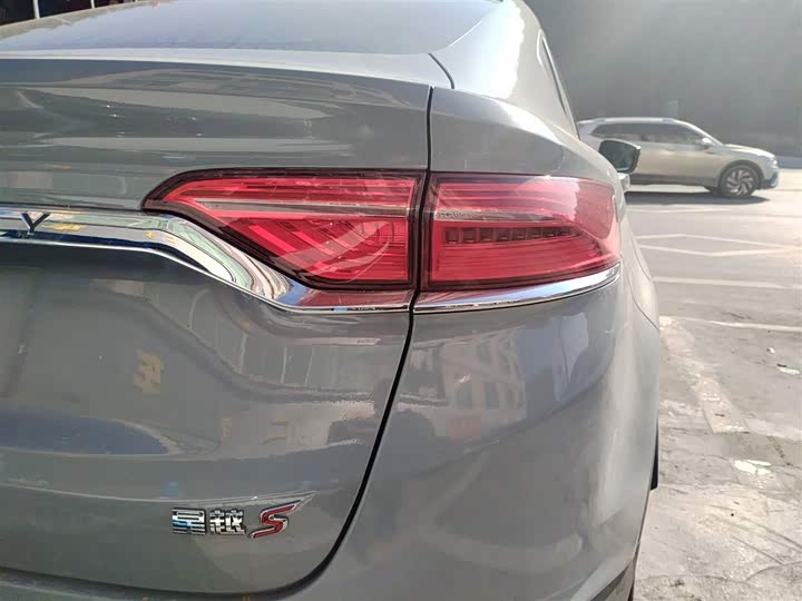 Фото 8 - Geely Tugella S