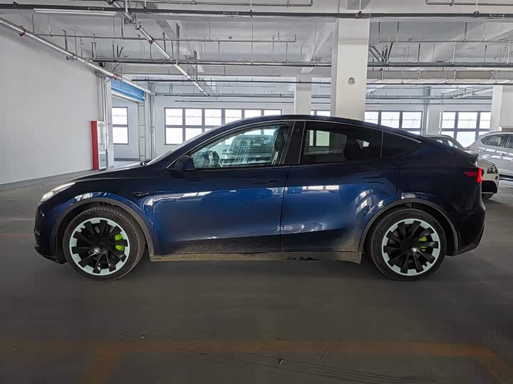 Фото 3 - Tesla Model Y