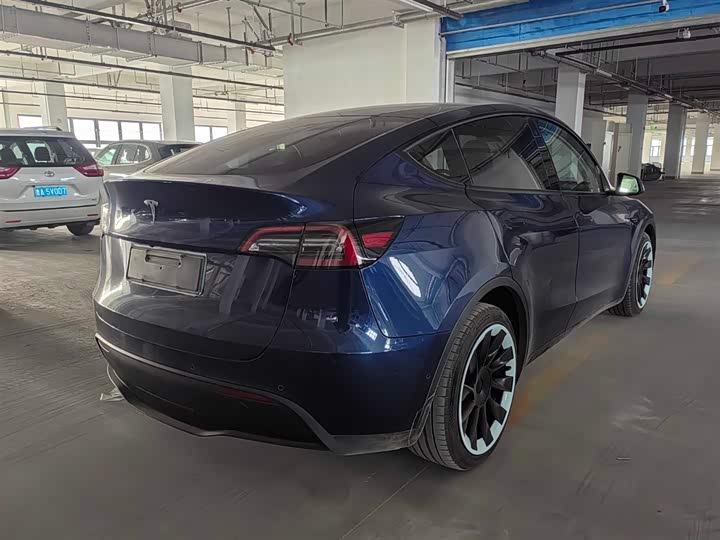 Фото 6 - Tesla Model Y