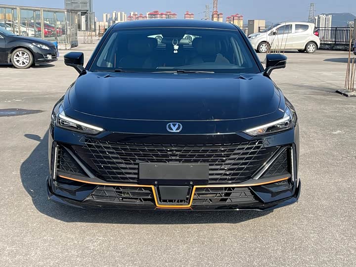 Фото 2 - Changan UNI-V