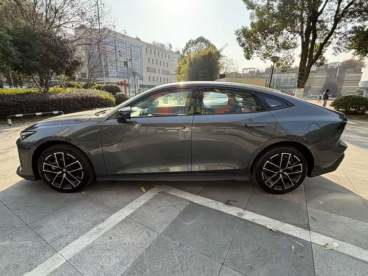 Фото 4 - Changan UNI-V Hybrid