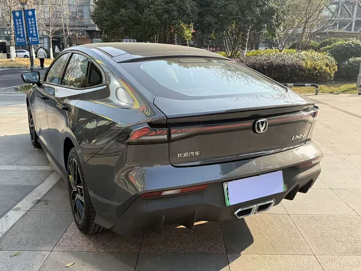 Фото 5 - Changan UNI-V Hybrid