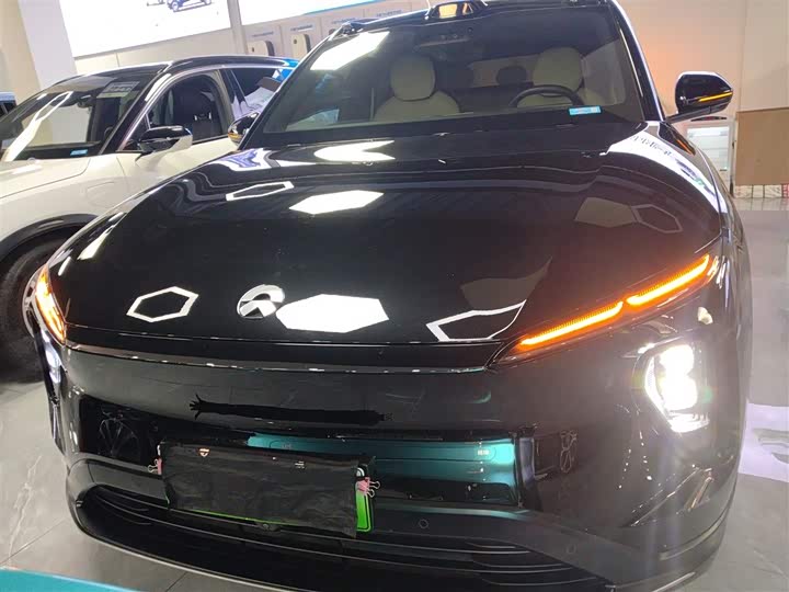 Фото 3 - Nio ES6