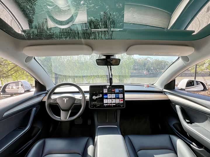 Фото 7 - Tesla Model 3