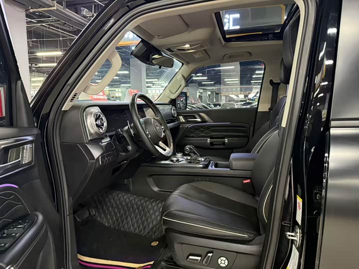 Фото 6 - Tank 300