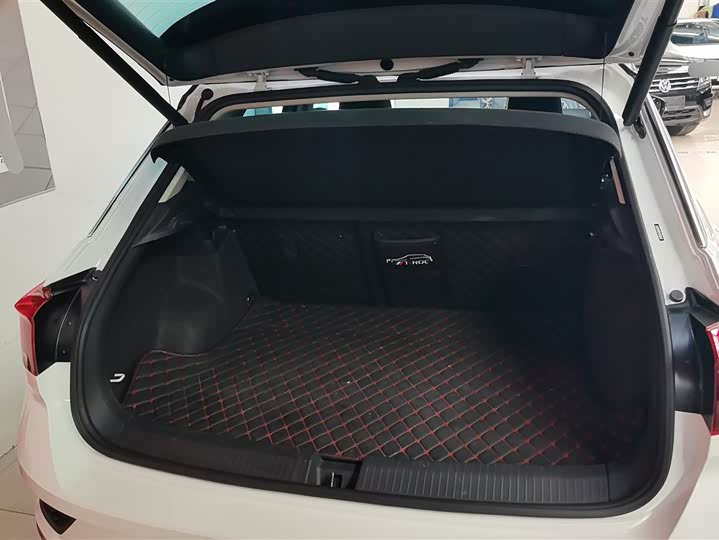 Фото 4 - Volkswagen T-Roc
