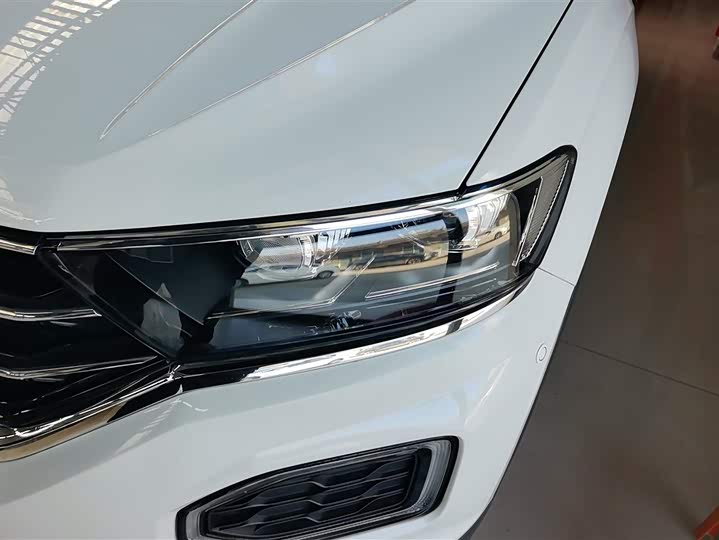 Фото 5 - Volkswagen T-Roc