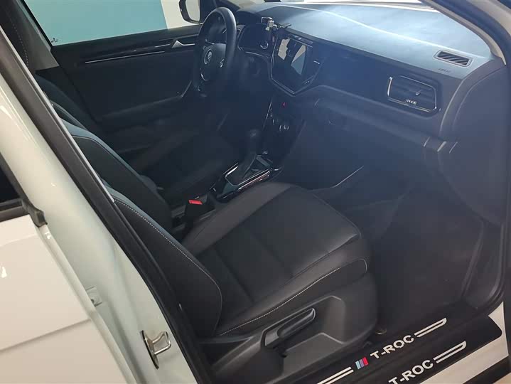 Фото 8 - Volkswagen T-Roc