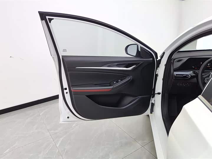 Фото 7 - Changan Eado Plus