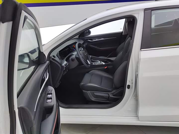 Фото 9 - Changan Eado Plus