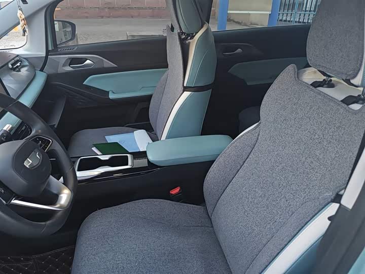 Фото 8 - Geely Geometry E Firefly