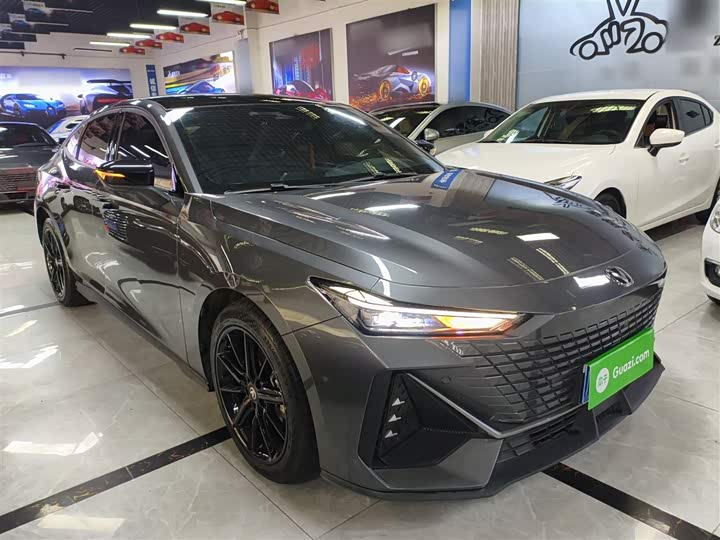 Фото 4 - Changan UNI-V